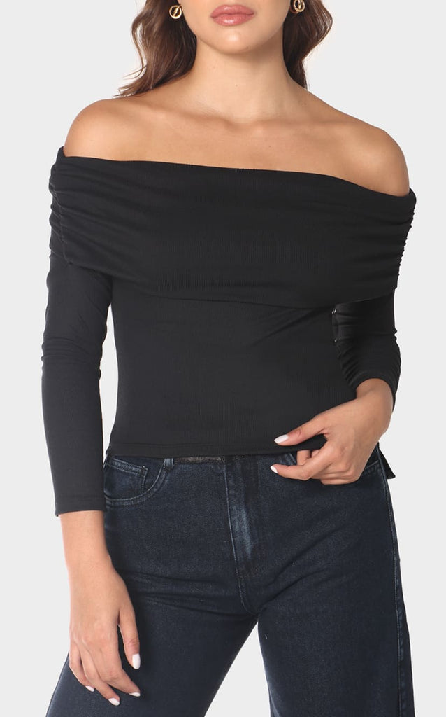 Blusa Negra Cuello Bandeja - Navissi