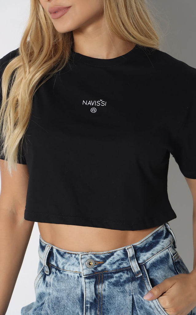 Camiseta Negra Cropped Estampada Navissi - Navissi Clothing ♡